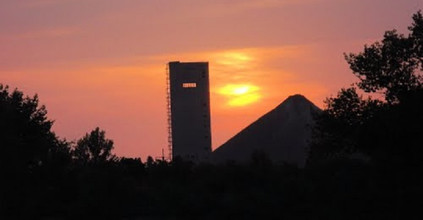 Копер шахты Торецкая в лучах заката